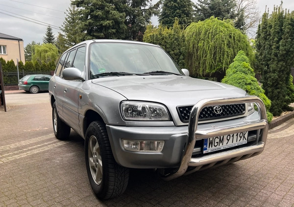 Toyota RAV4 cena 22900 przebieg: 157213, rok produkcji 1998 z Morąg małe 56